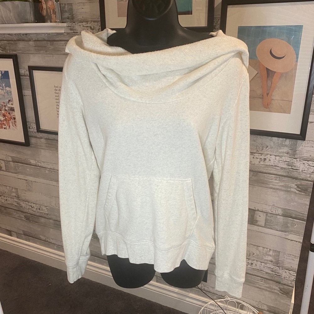 LUCY light oatmeal sweatshirt